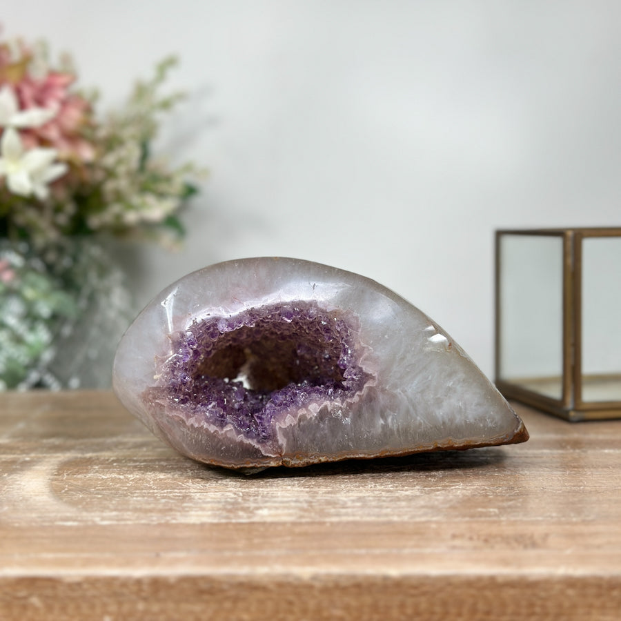 Stunning Amethyst & Quartz Stone Geode: An Eye-Catching Piece for Energy and Aesthetics - AMGE0170