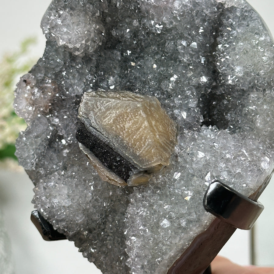 Natural Quartz Formation with Rare Calcite Formation - MWS1068