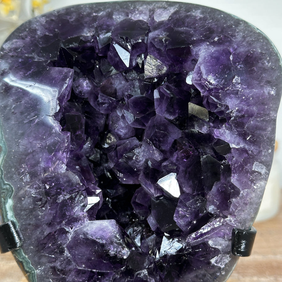 Large Natural Amethyst Geode with Large &amp; Shinny Crystals - MWS1726