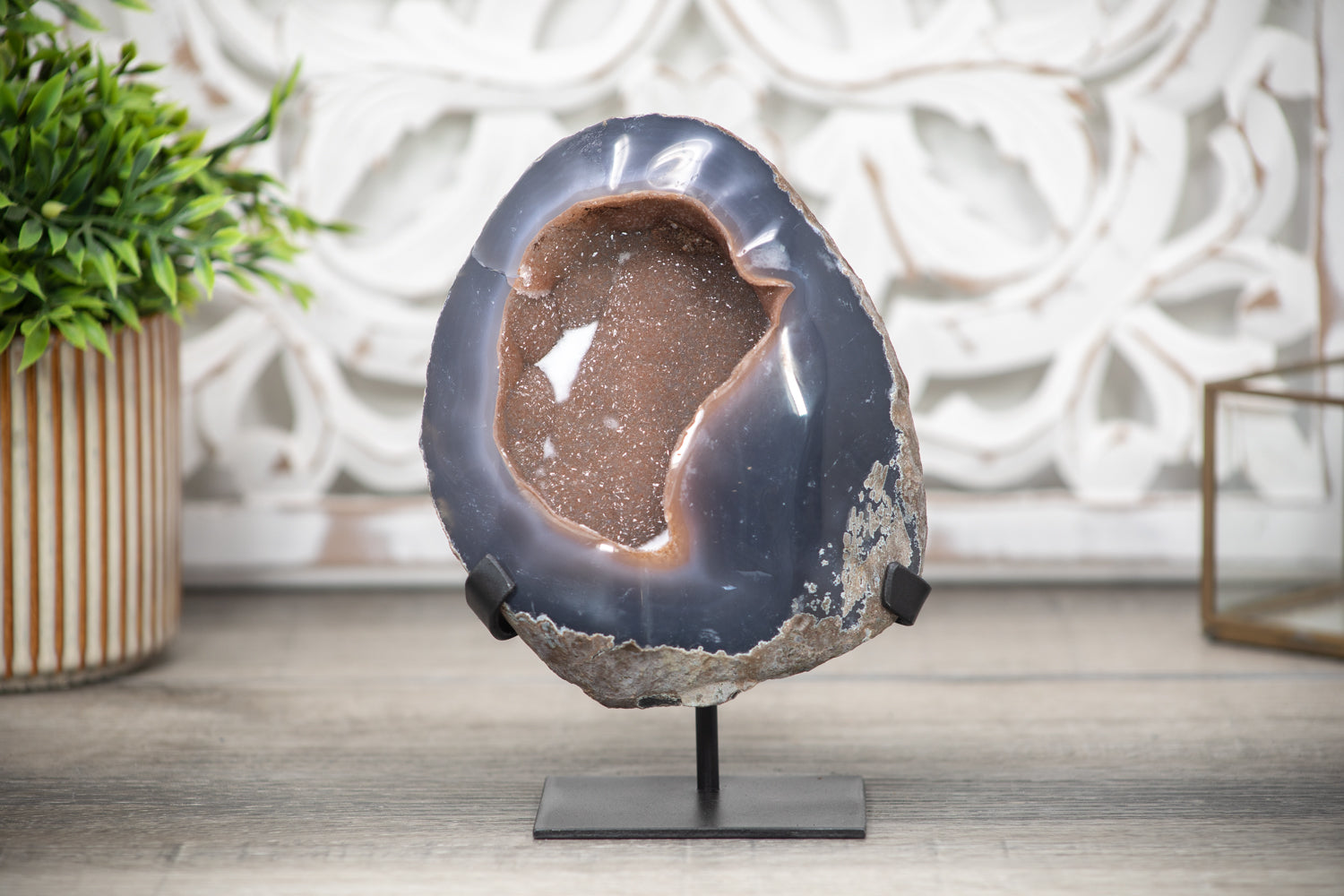 Uruguayan Druzy Agate - Enhance Your Space with Healing Properties and Natural Beauty