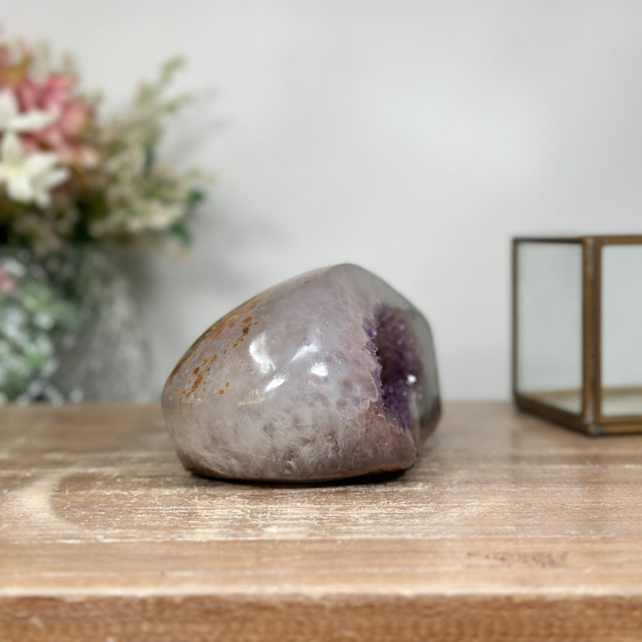 Stunning Amethyst & Quartz Stone Geode: An Eye-Catching Piece for Energy and Aesthetics - AMGE0170