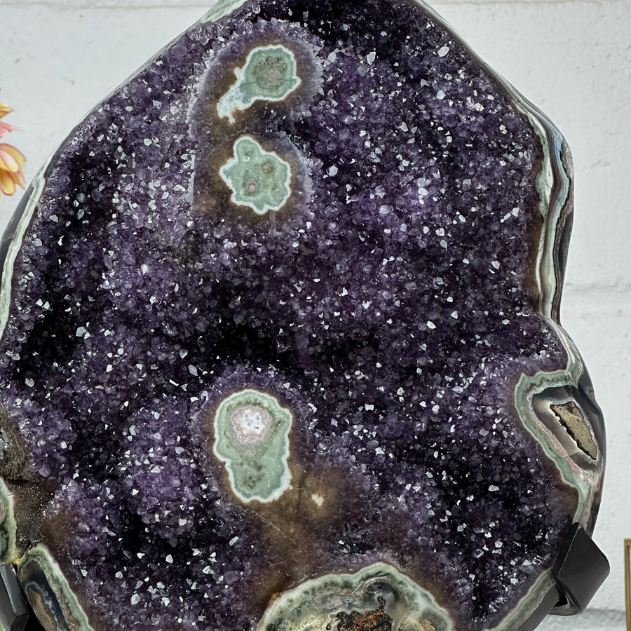 Outstaning Natural Amethyst Stone Geode - AWS0705