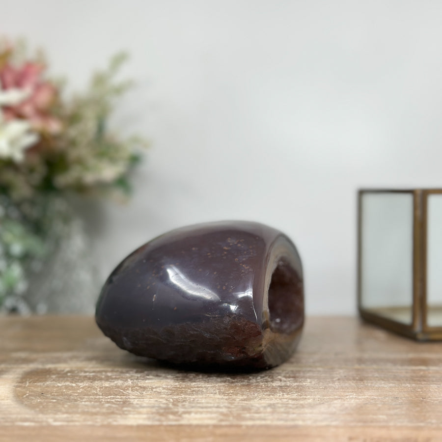 Polished Agate Stone &amp; Amethyst Geode: Serene Addition for Yoga Spaces and Meditation - AMGE0163