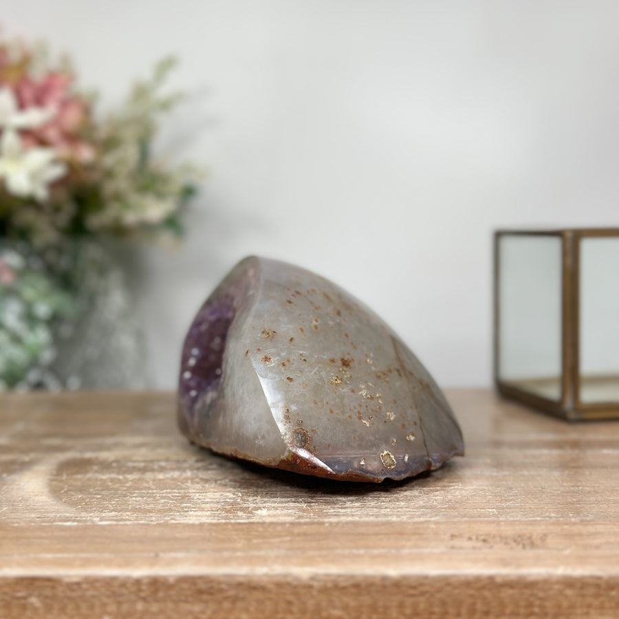 Stunning Amethyst & Quartz Stone Geode: An Eye-Catching Piece for Energy and Aesthetics - AMGE0170