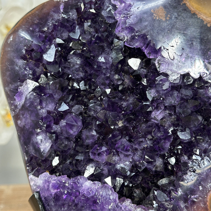 Outstanding Natural Amethyst Geode with agate Shell - MWS1735