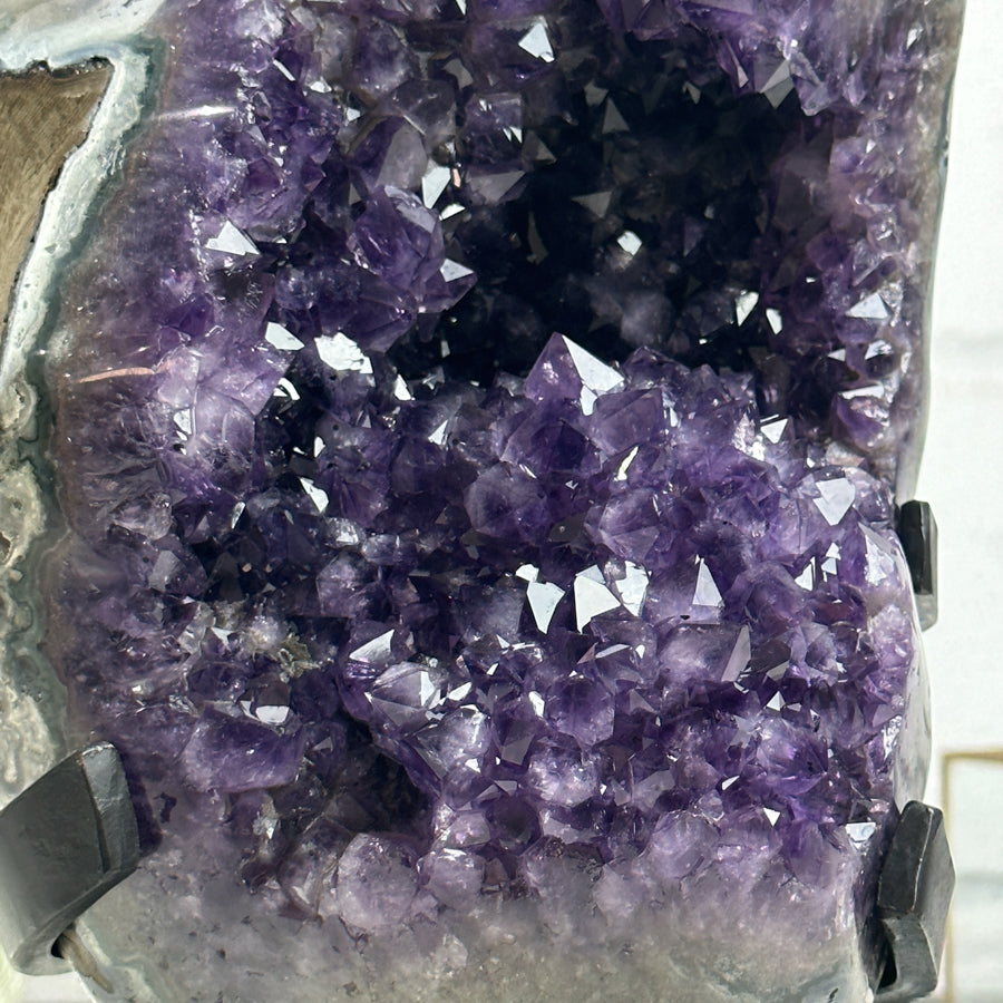 Huge Natural Amethyst Stone Geode with big and Shinny Crystals - AWS0702