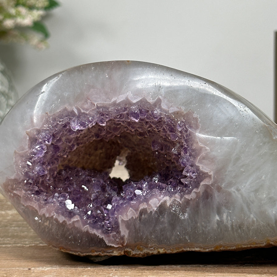 Stunning Amethyst & Quartz Stone Geode: An Eye-Catching Piece for Energy and Aesthetics - AMGE0170