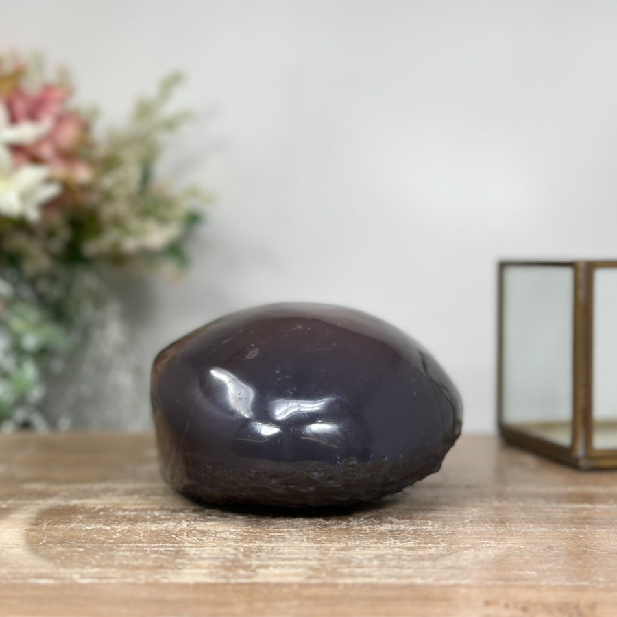 Polished Agate Stone &amp; Amethyst Geode: Serene Addition for Yoga Spaces and Meditation - AMGE0163