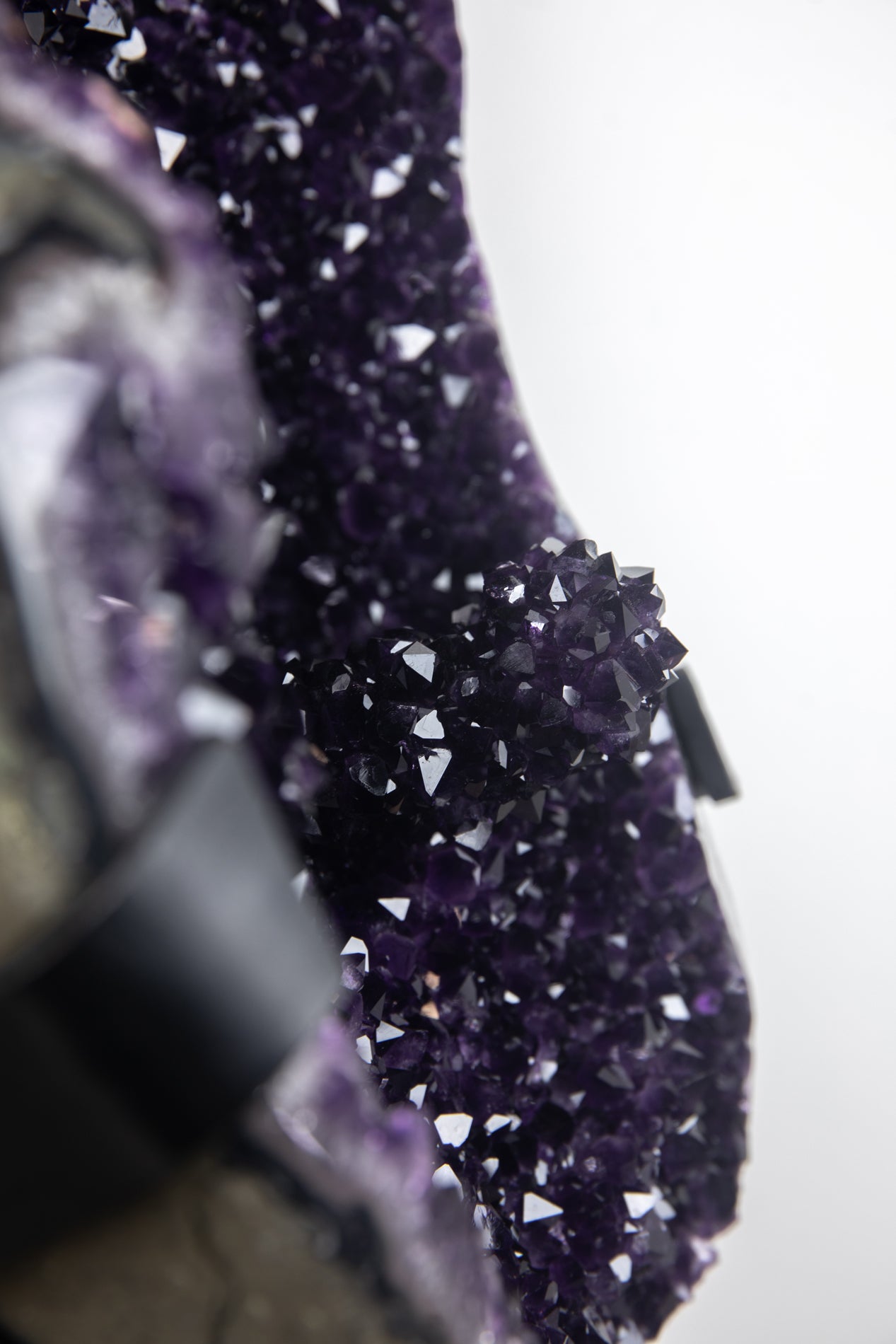 AAA Top grade Huge Natural Amethyst Geode with Stalactite Formation - AWS0956