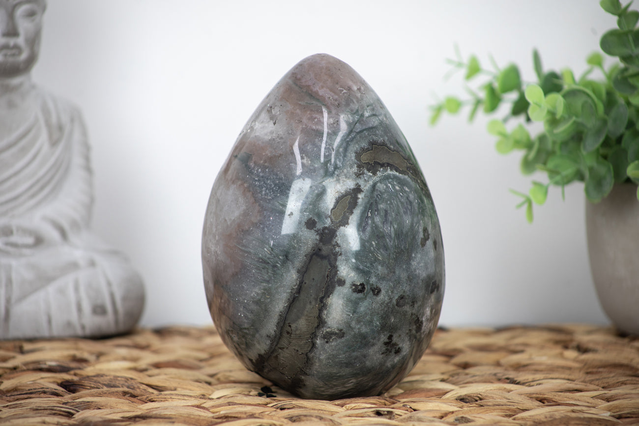 Stunning Quartz and Jasper Natural Stone Egg Carving - STE0043